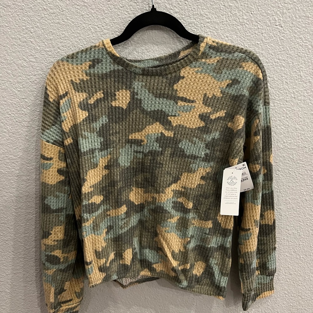 🆕 Treasure and Bond Waffle Knit Camo Long Sleeve Girls Shirt Size Large (10/12)